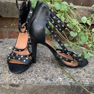 Black ankle strap pump
